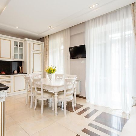 3Bd-2Bth Apartment In Tbilisi City Center Extérieur photo