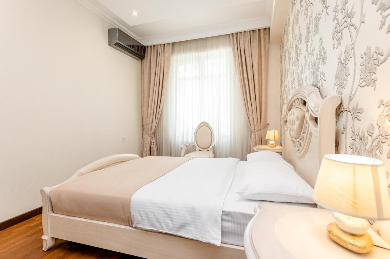 3Bd-2Bth Apartment In Tbilisi City Center Extérieur photo